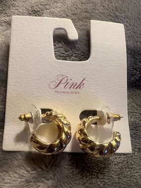 Victoria’s Secret Pink Gold Tone Pierced Earrings, new on card